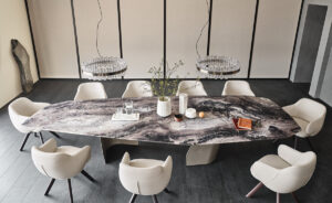 Senator table de Cattelan Italia est une sculpture fonctionnelle alliant verre artistique, métal et lumière. Une pièce iconique du design haut de gamme. Disponible chez D-Style Interior.