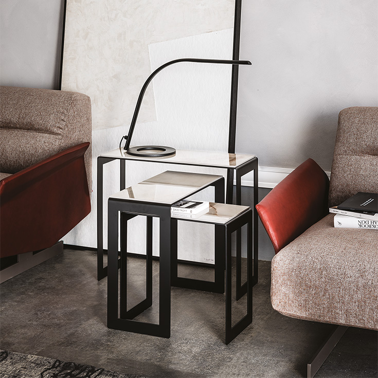 Table basse design haut de gamme Kitano par Cattelan Italia, plateau céramique Marmi et base acier laqué, disponible chez D-Style Interior.