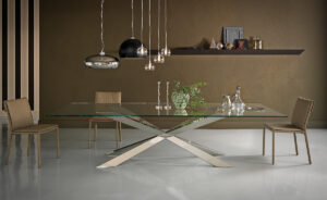 Spyder table design en verre avec base en bois sculpté signée Cattelan Italia, un équilibre parfait entre légèreté et élégance. Disponible chez D-Style Interior.