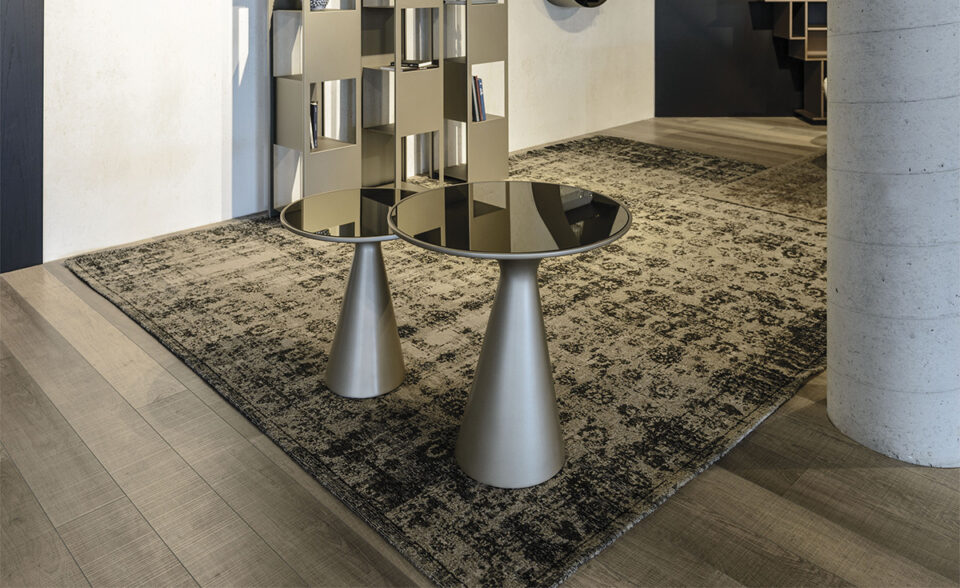 Table basse design haut de gamme Peyote par Cattelan Italia, plateau verre et base polyuréthane, design Piero De Longhi, disponible chez D-Style Interior.
