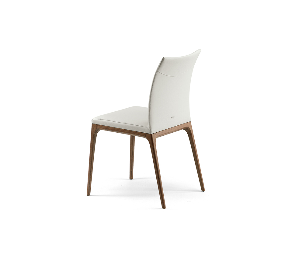 Arcadia Chaise design de Cattelan Italia : structure en hêtre massif, assise confortable et lignes épurées. Disponible chez D-Style Interior.