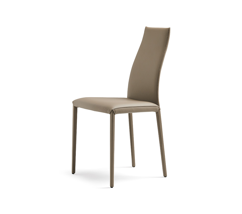 Kay Chaise design de Cattelan Italia en acier et cuir, élégante et contemporaine, disponible chez D-Style Interior.