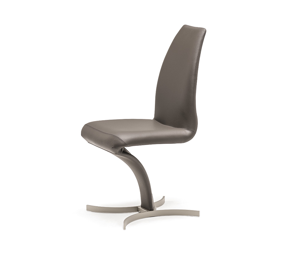 Betty Chaise design de Cattelan Italia : une création signée Yasuhiro Shito mêlant design raffiné, confort et savoir-faire italien. Disponible chez D-Style Interior.