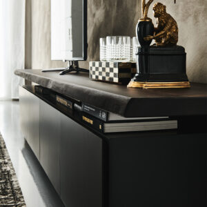 Meuble TV design haut de gamme Seneca par Cattelan Italia, portes laquées avec plateau bois et rangement ouvert, disponible chez D-Style Interior.