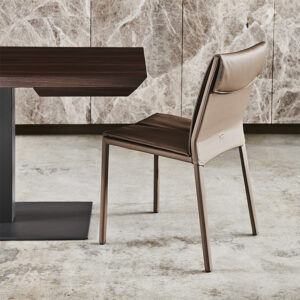 Isabel Chaise design haut de gamme signée Cattelan Italia, alliant confort généreux, lignes élégantes et finitions haut de gamme, disponible chez D-Style Interior.