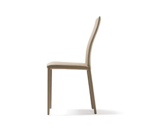 Kay Chaise design de Cattelan Italia en acier et cuir, élégante et contemporaine, disponible chez D-Style Interior.