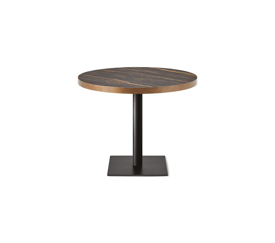 Ribot Keramik Bistrot table de Cattelan Italia, une création haut de gamme en céramique et acier laqué, symbole du design italien contemporain. Chez D-Style Interior