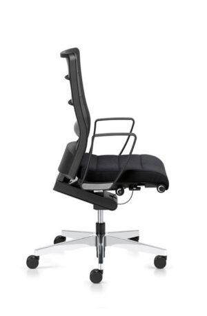 AirPad 3C42, chaise de bureau ergonomique avec membrane transparente et mécanisme Body-Float pour une sensation de légèreté et de confort inégalée. Disponible chez D-Style Interior.