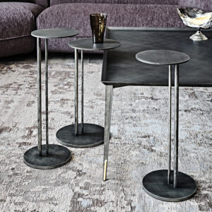 Table basse design haut de gamme Sting Brushed Cattelan Italia, en acier brossé main, disponible chez D-Style Interior.