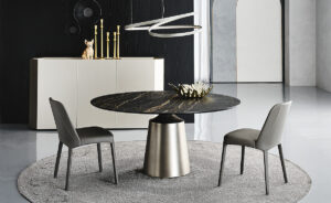 Yoda Keramik table design haut de gamme en céramique Marmi avec base sculpturale en acier. Disponible chez D-Style Interior.