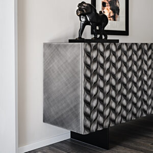 Buffet design haut de gamme Lavander par Cattelan Italia, finitions métalliques brossées avec nature tridimensionnelle, disponible chez D-Style Interior