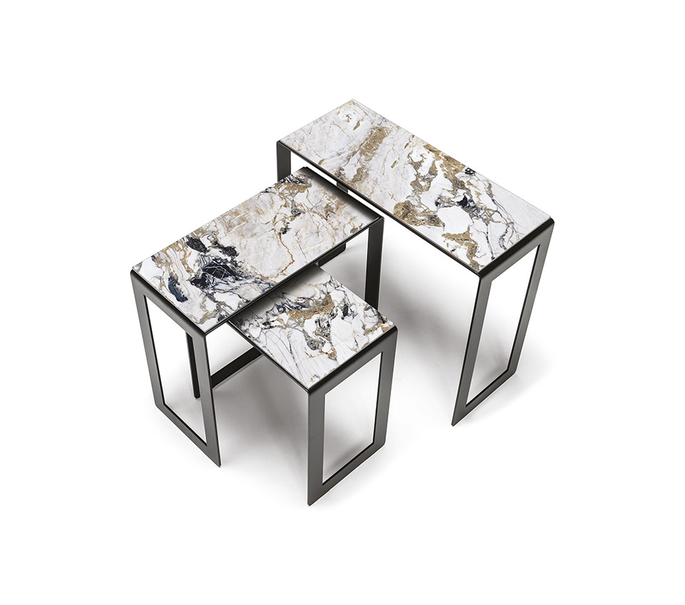 Table basse design haut de gamme Kitano par Cattelan Italia, plateau céramique Marmi et base acier laqué, disponible chez D-Style Interior.