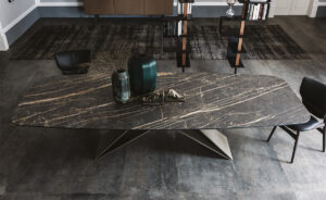Premier Keramik table de Cattelan Italia allie acier laqué et céramique Marmi dans une création raffinée signée Paolo Cattelan. Disponible chez D-Style Interior.