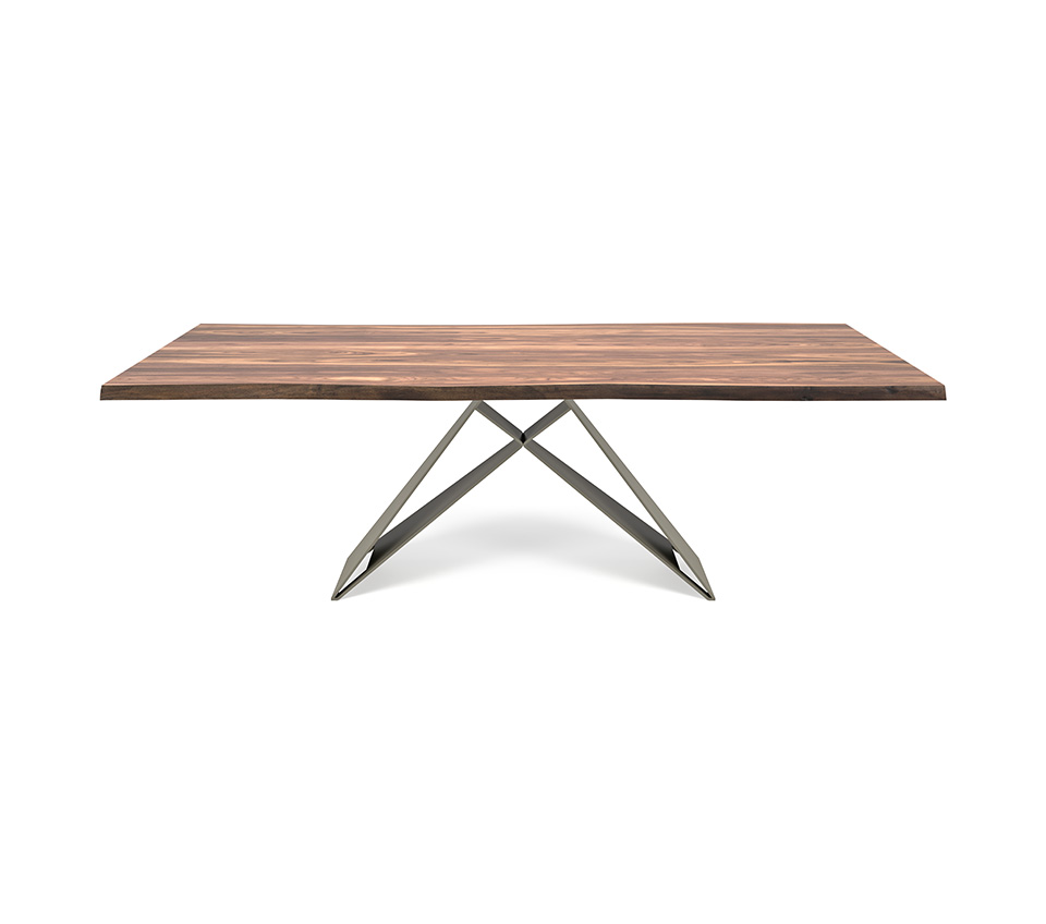 Premier Wood Table en bois massif et acier laqué signée Cattelan Italia, au design sculptural et à la finition artisanale exceptionnelle. Disponible chez D-Style Interior.
