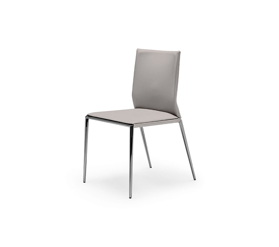 Eva Chaise design de Cattelan Italia, alliance de minimalisme, confort et lignes futuristes. Une assise ergonomique et élégante. Disponible chez D-Style Interior.