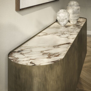 Buffet design haut de gamme Savoy par Cattelan Italia, plateau céramique Marmi avec structure acier laqué bronze, disponible chez D-Style Interior