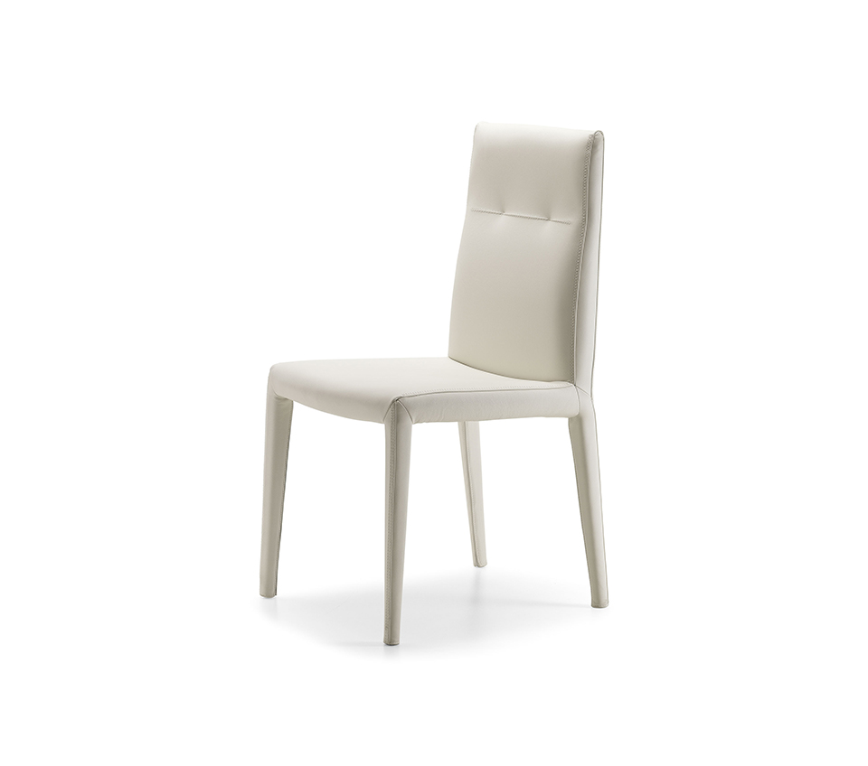 Agatha Flex Chaise design de Cattelan Italia, dotée d’un dossier flexible et d’une assise rembourrée pour un confort absolu. disponible chez D-Style Interior.