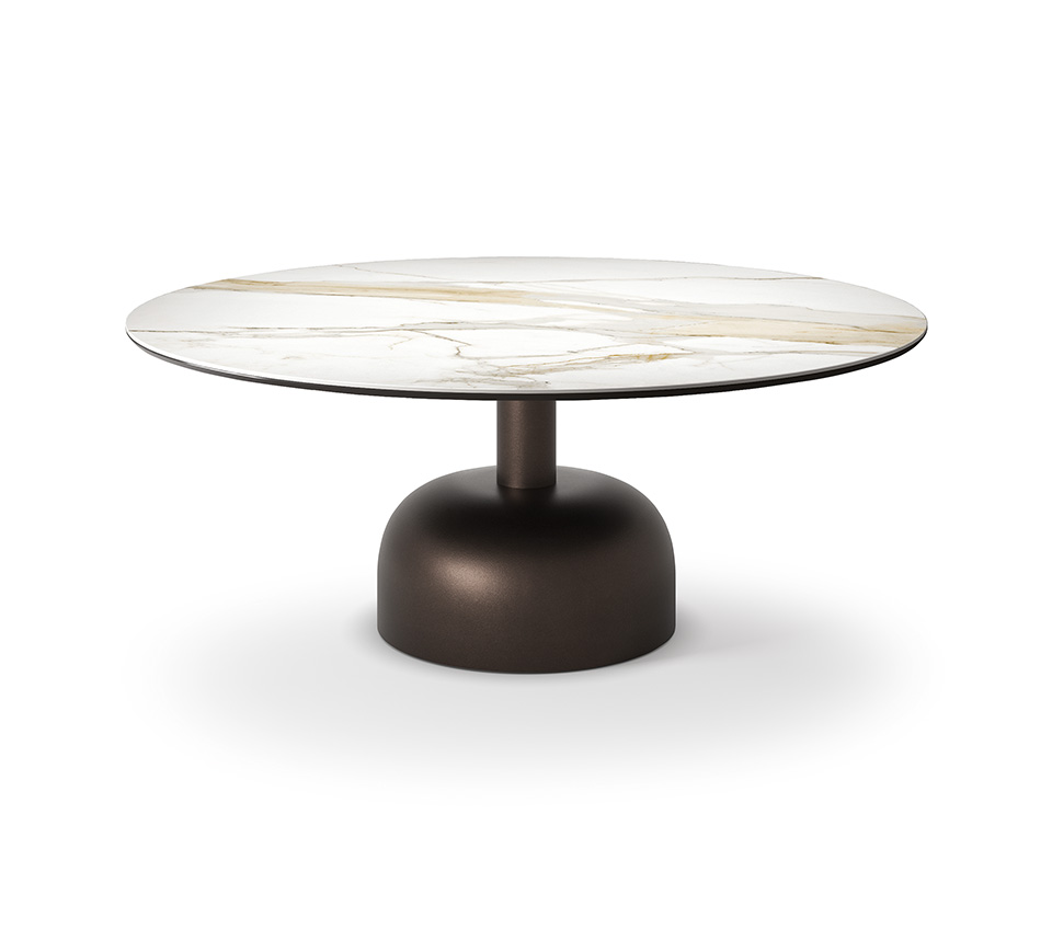Ritz Lounge table de Cattelan Italia marie élégance sculpturale, base métallique et plateau en céramique luxueuse pour un salon raffiné et contemporain. Disponible chez D-Style Interior.
