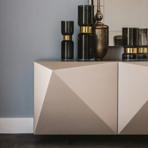 Buffet design haut de gamme Kayak par Cattelan Italia, design sculptural avec finitions brossées Bronze ou Gris, disponible chez D-Style Interior