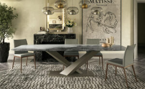 Stratos Crystalart table design haut de gamme en verre décoratif et acier par Cattelan Italia. Élégante et lumineuse, elle reflète le meilleur du design italien. Disponible chez D-Style Interior.