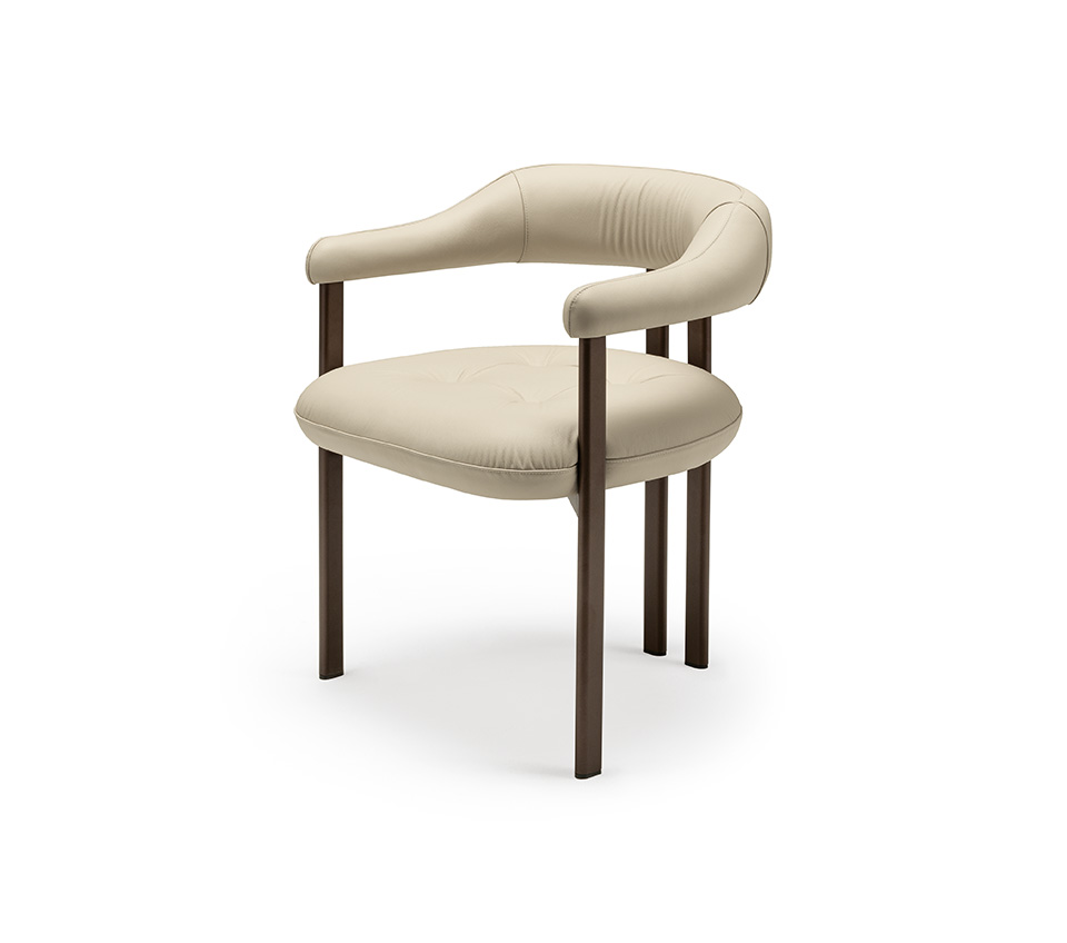 Greta Chaise design haut de gamme de Cattelan Italia, structure en acier laqué et revêtement en tissu ou cuir, élégante et contemporaine, disponible chez D-Style Interior.