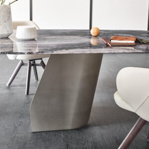 Senator table de Cattelan Italia est une sculpture fonctionnelle alliant verre artistique, métal et lumière. Une pièce iconique du design haut de gamme. Disponible chez D-Style Interior.