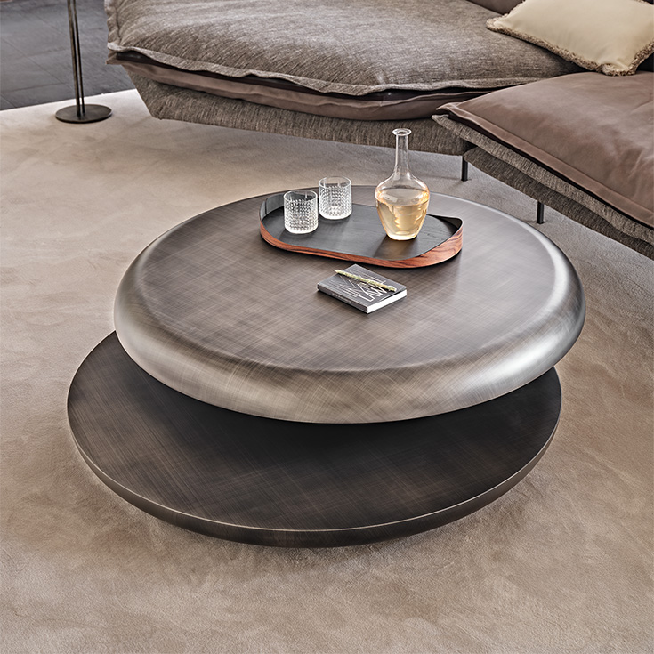 Table basse design haut de gamme Yo-Yo Brushed Cattelan Italia, plateau rotatif avec finition brushed, disponible chez D-Style Interior.