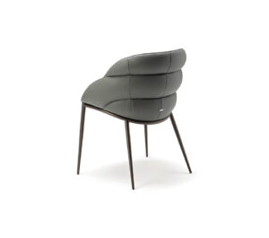 Camilla ML chaise design de Cattelan Italia : design enveloppant, structure en acier laqué et assise généreusement rembourrée pour un confort optimal. Disponible chez D-Style Interior.