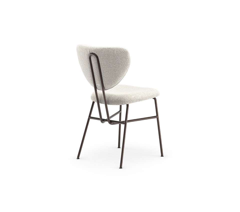 Chloé Chaise de Cattelan Italia, au design compact et raffiné, inspirée du style pop des années 1960. Disponible chez D-Style Interior.