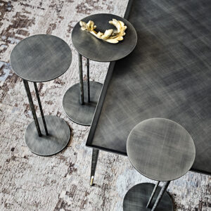 Table basse design haut de gamme Sting Brushed Cattelan Italia, en acier brossé main, disponible chez D-Style Interior.