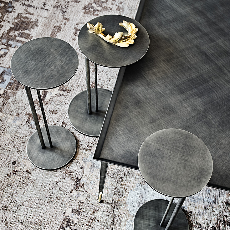 Table basse design haut de gamme Sting Brushed Cattelan Italia, en acier brossé main, disponible chez D-Style Interior.