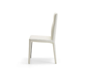 Agatha Flex Chaise design de Cattelan Italia, dotée d’un dossier flexible et d’une assise rembourrée pour un confort absolu. disponible chez D-Style Interior.