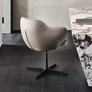Bombè X Chaise design de Cattelan Italia : chaise design pivotante aux formes enveloppantes et finitions raffinées. Disponible chez D-Style Interior.