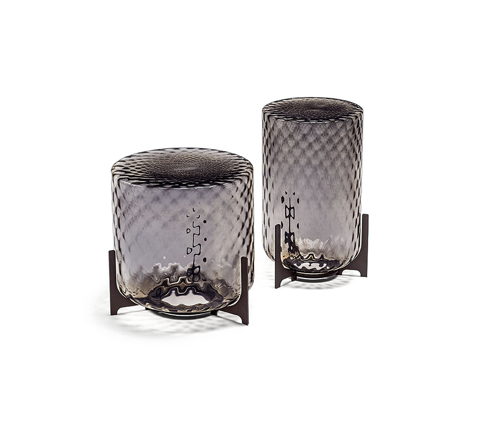Table basse design haut de gamme Dodo par Cattelan Italia, en verre soufflé technique Balloton avec base acier bronze, disponible chez D-Style Interior.