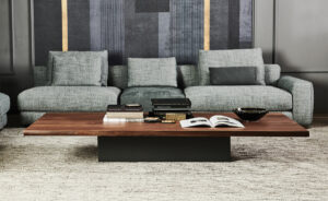 Table basse design haut de gamme Idem par Cattelan Italia, plateau bois massif aux bords irréguliers et base métallique graphite, disponible chez D-Style Interior.
