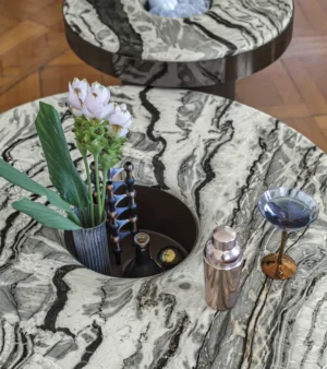 Table basse design haut de gamme Aperitivo Arketipo par Mauro Lipparini, plateau marbre avec seau à glace intégré, disponible chez D-Style Interior.