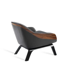Chilton | Fauteuil design haut de gamme Bentley Home signé Carlo Colombo, structure en cuir et bois, finitions luxueuses, disponible chez D-Style Interior