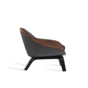 Chilton | Fauteuil design haut de gamme Bentley Home signé Carlo Colombo, structure en cuir et bois, finitions luxueuses, disponible chez D-Style Interior