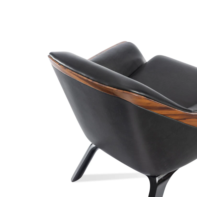 Chilton | Fauteuil design haut de gamme Bentley Home signé Carlo Colombo, structure en cuir et bois, finitions luxueuses, disponible chez D-Style Interior