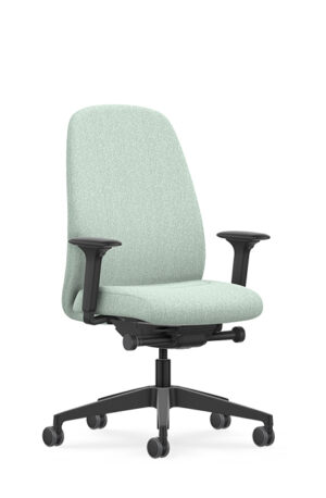 HEJis3 HJ116 d’Interstuhl marie ergonomie, design scandinave et confort absolu grâce à son mécanisme synchrone et son assise rembourrée. Disponible chez D-Style Interior.