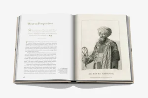 Livre design haut de gamme Hajj and the Arts of Pilgrimage par Assouline, édition Legends sous étui luxueux, disponible chez D-Style Interior.