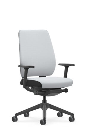 JOYCEis3 JC111, chaise de bureau ergonomique et élégante d’Interstuhl, conçue pour le confort, la flexibilité et la performance. Disponible chez D-Style Interior.