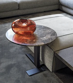 Table basse design haut de gamme Lith Arketipo par Mauro Lipparini, en marbre, grès ou verre avec base métallique, disponible chez D-Style Interior.