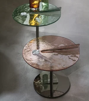 Table à manger design haut de gamme Maverick Arketipo par Studio Bigg, inspiration aérodynamique, disponible chez D-Style Interior.