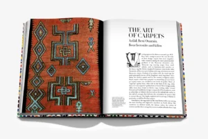 Livre design haut de gamme Moroccan Decorative Arts par Assouline, édition Legends sous étui lin, disponible chez D-Style Interior.