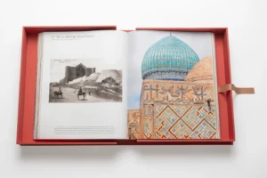 Livre design haut de gamme Mosques: The 100 Most Iconic Islamic Houses Of Worship Assouline, édition Ultimate Collection, disponible chez D-Style Interior.