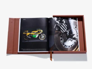 Livre design haut de gamme The Impossible Collection of Motorcycles Assouline, édition Ultimate Collection, disponible chez D-Style Interior.