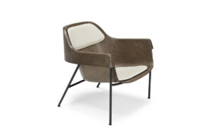 Fauteuil lounge NIL par Amura Lab, en fibre de lin et métal, alliance subtile de légèreté, confort et élégance contemporaine. Disponible chez D-Style Interior.