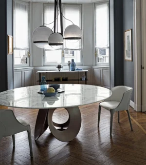 Table à manger design haut de gamme Oracle par Arketipo, base trois cercles métalliques avec plateau marbre, disponible chez D-Style Interior