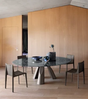 Table à manger design haut de gamme Prince par Arketipo, design sculptural de Giuseppe Viganò, disponible chez D-Style Interior